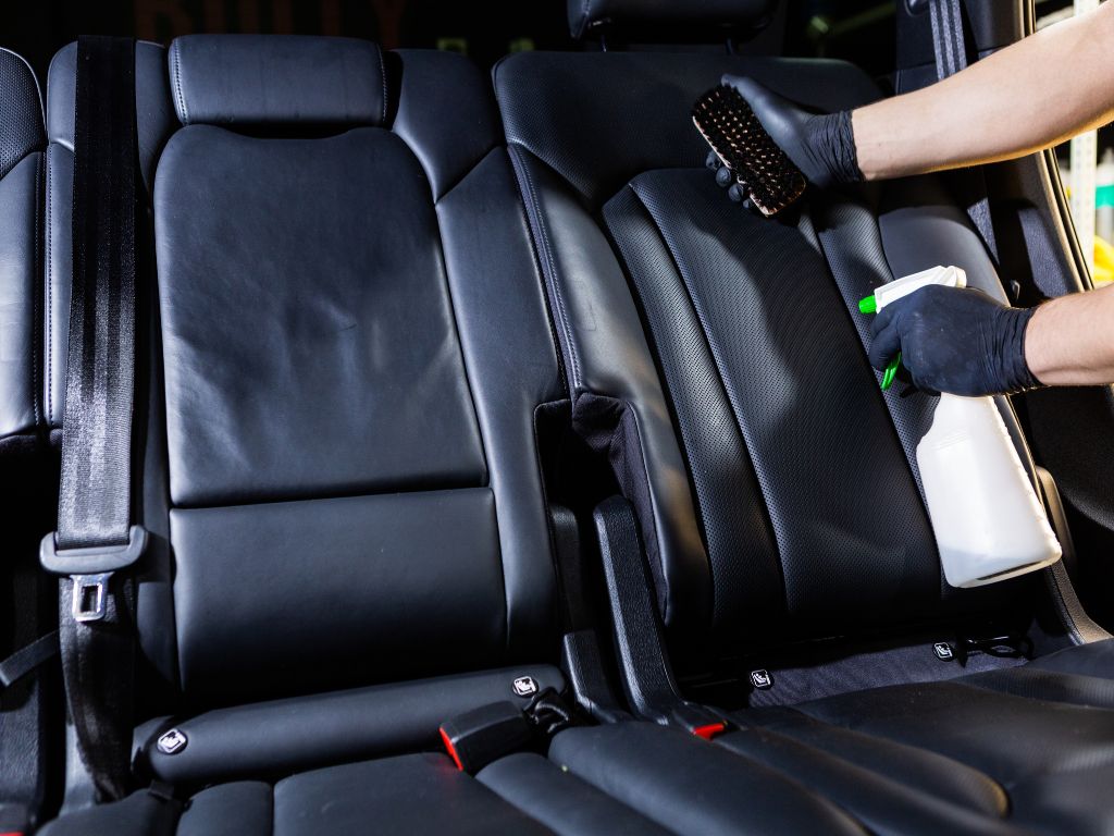 Apply car leather seats cleaning solutions